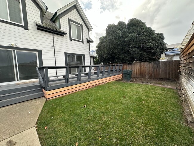 Foto del edificio - 315 W 3rd St