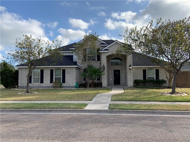 Building Photo - 296 Erie Dr