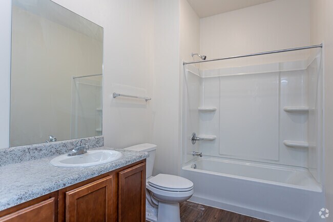 2HAB, 2BA - 950 ft² - Heatherwood Apartments - Luxury Senior Living