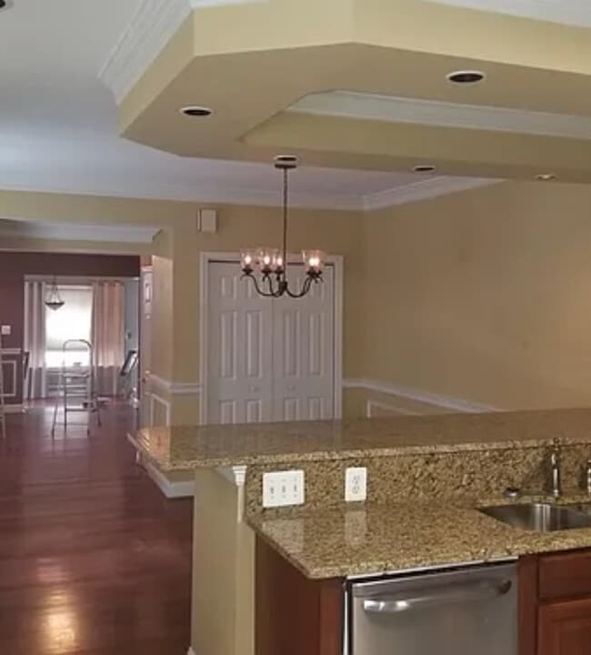 Photo - 37 S Ann St House