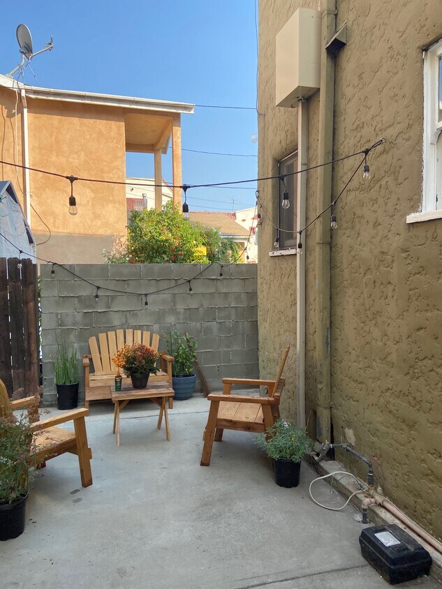 Primary Photo - 4243 Monroe St