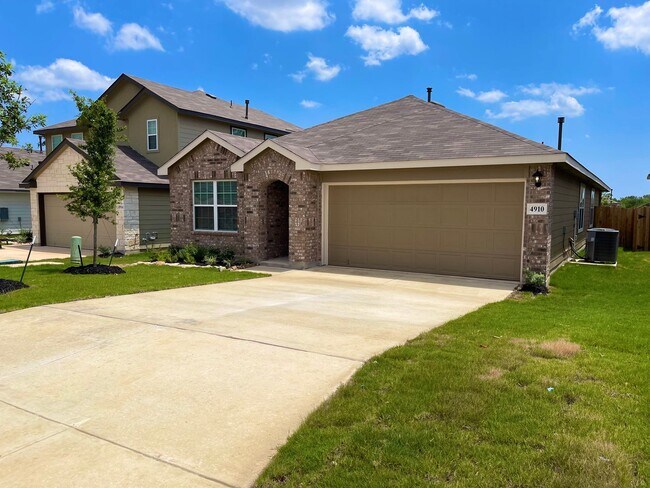 Foto del edificio - 4 Bedroom 1 Story  Home!