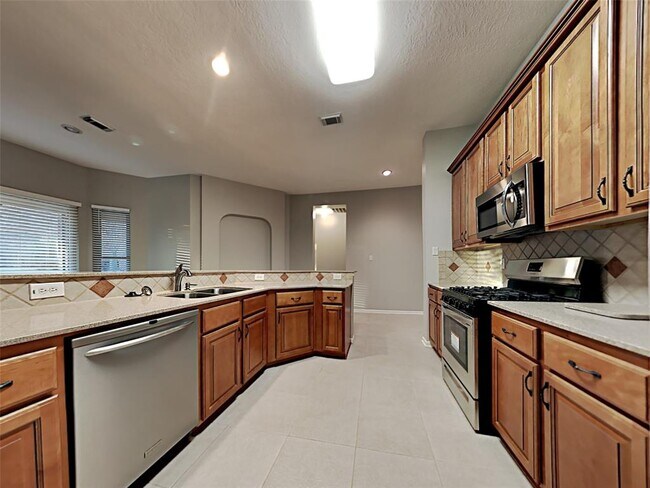 Building Photo - 18407 Bluewater Cove Dr