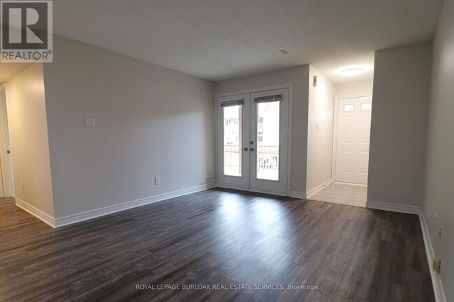 Building Photo - 4140-4140 Foxwood Dr