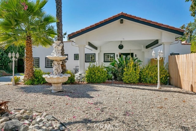 Foto del edificio - 5719 Beckford Ave