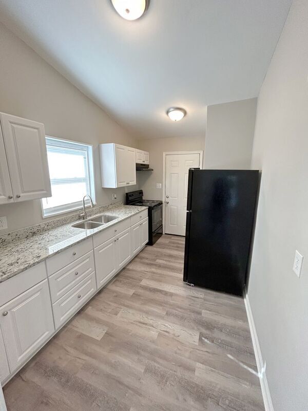 Building Photo - 1217 Rayfield Dr