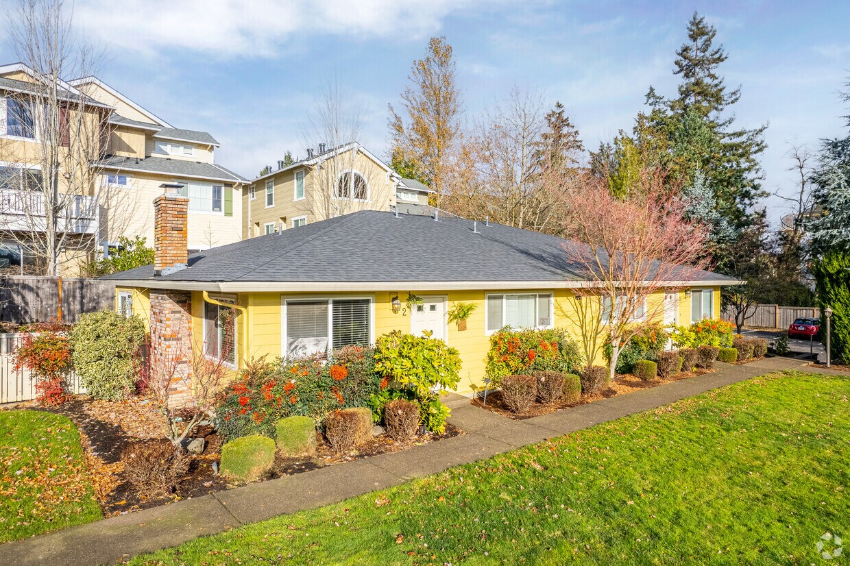 Primary Photo - Crestview Terrace Condominiums