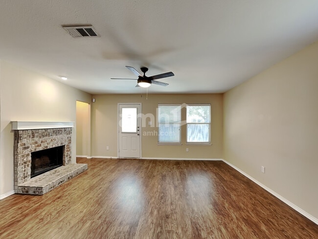 Building Photo - 2505 Saddlehorn Dr