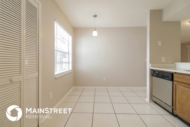 Foto del edificio - 1523 Maplewood Cir