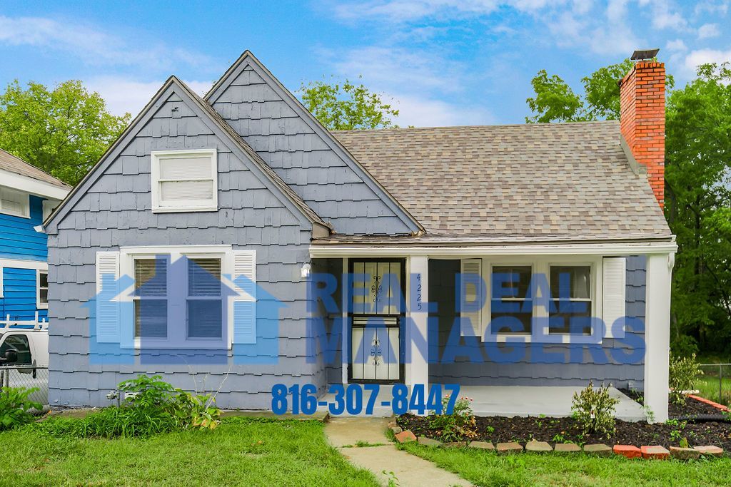 Foto principal - "Charming 4-Bedroom Kansas City Home with ...