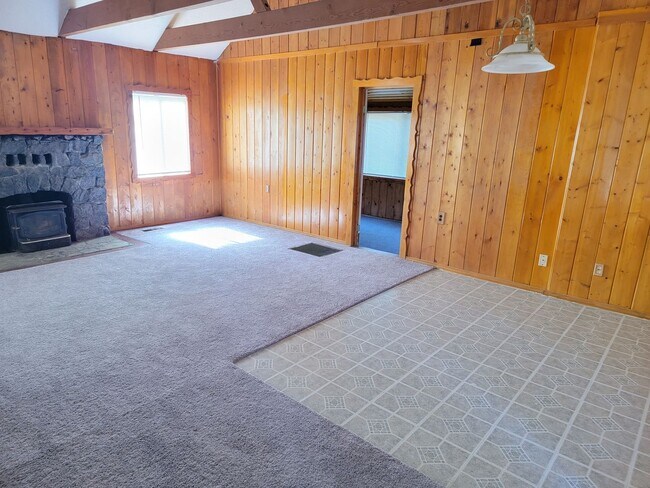 Foto del edificio - Wonderful Home in Crestline