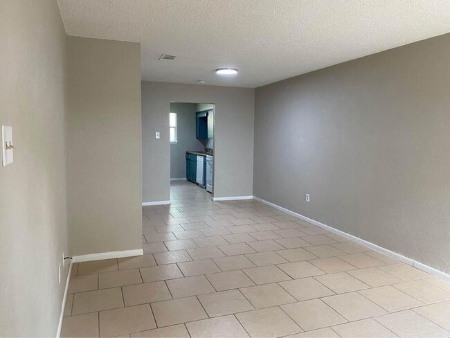 Building Photo - 2015 Trice Avenue