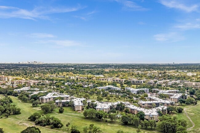 Building Photo - 5961 N Falls Circle Dr