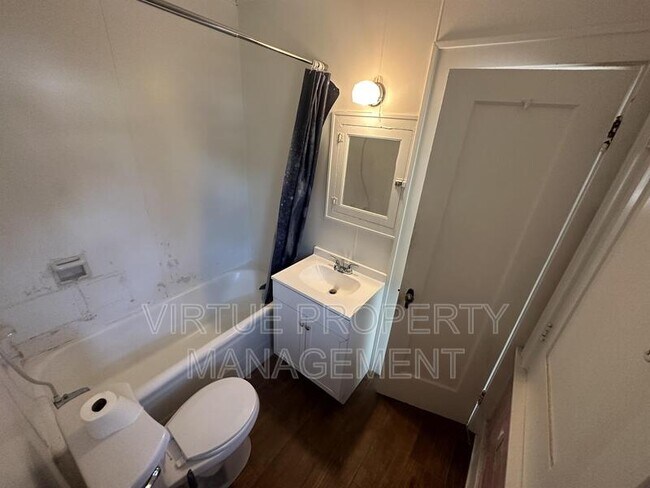 Foto del edificio - 611 6th St