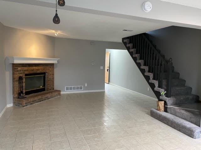 Building Photo - 504 NE Brookwood Cir