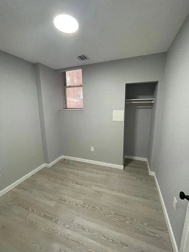 Building Photo - 252 Lehigh Ave