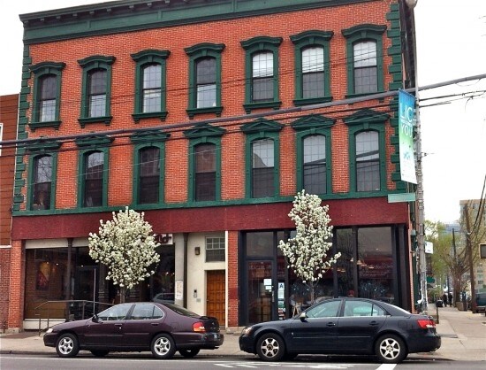 Primary Photo - 4702-4704 Vernon Blvd