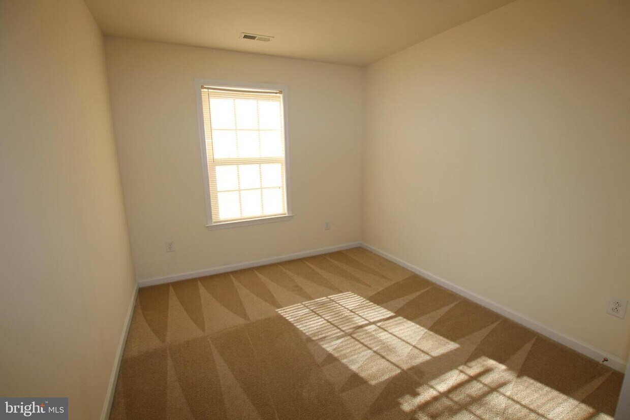 35385 Winthrop Ct, Long Neck, DE 19966 Townhome Rentals in Long Neck