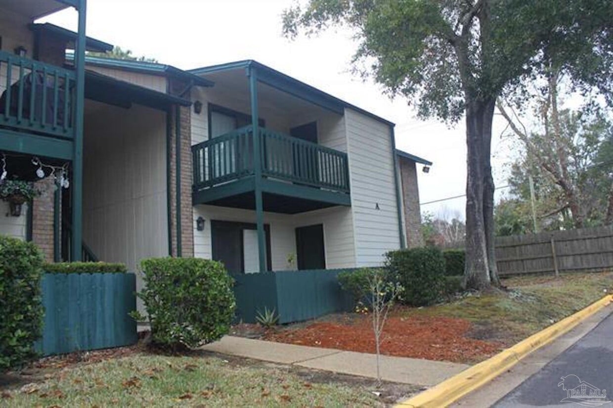 2299 Scenic Hwy, Pensacola, FL 32503 House for Rent in Pensacola, FL