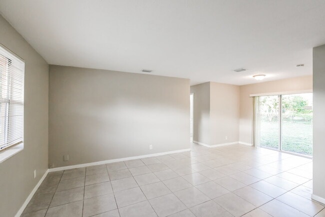 Foto del edificio - 1706 NW 14th Ave
