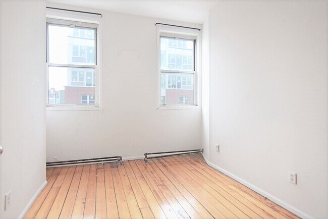 Foto del edificio - 394 Manhattan Ave
