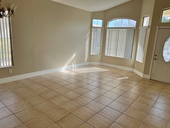 Building Photo - Desert Creek gem