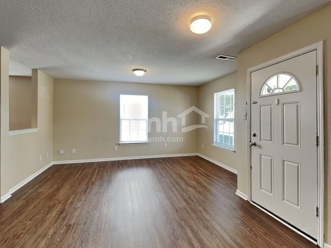 Foto del edificio - 13404 All American Rd