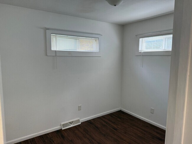 Foto del edificio - 41 Mary Hadge Dr