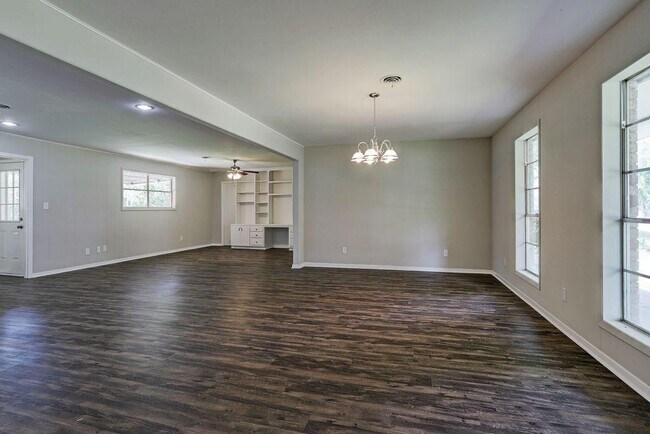Building Photo - 221 Old San Felipe Rd