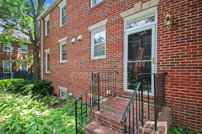 Building Photo - 449 Old Town Ct