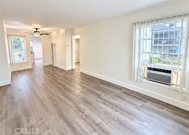 Foto del edificio - 1715 N Glenoaks Blvd