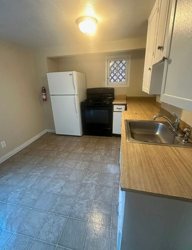 Building Photo - 505 Cañon Ave
