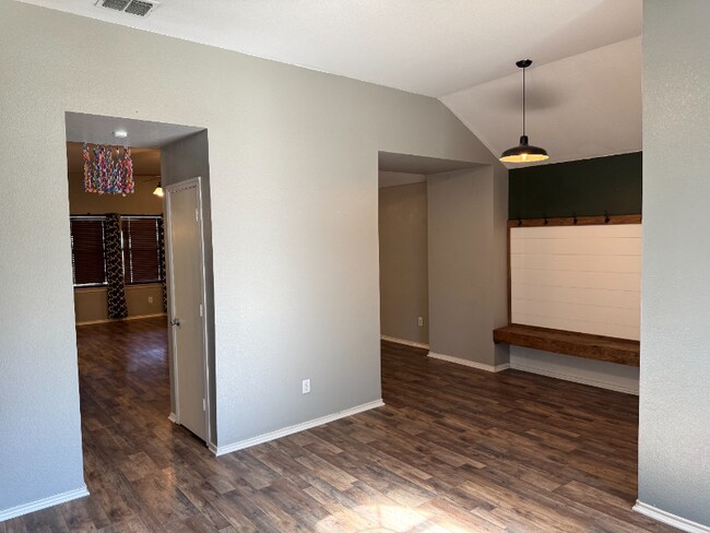 Foto del edificio - 1988 Helmoken Falls Dr