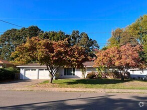 Building Photo - 1369 Hillendale Dr SE