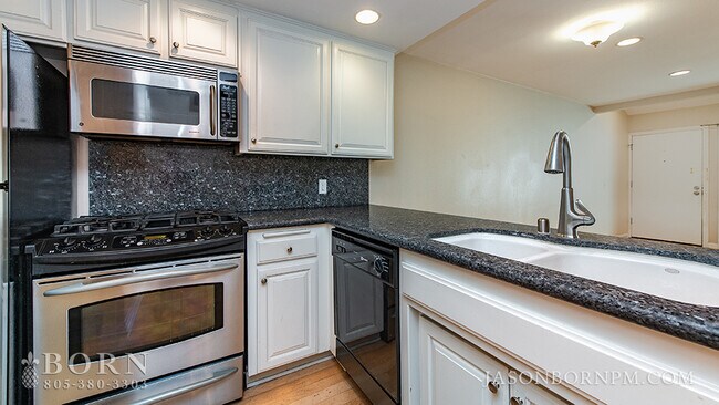 Building Photo - 5249 Colodny Dr