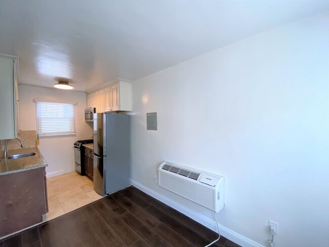 Building Photo - Charming North Park 1 Bedroom 1 Bathroom A...