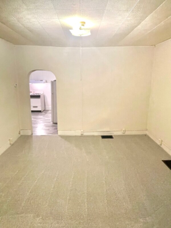 Building Photo - 116 N 4th St