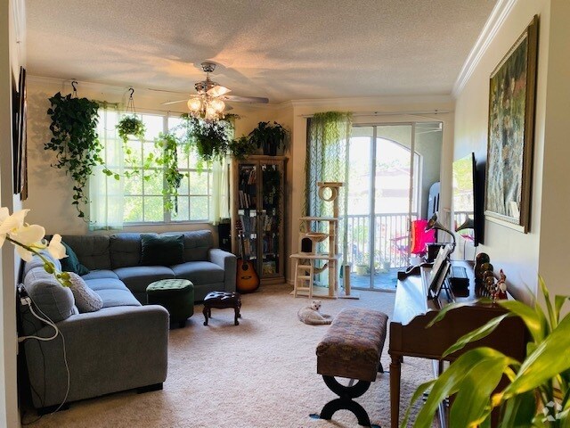 Building Photo - 5601 Bentgrass Dr