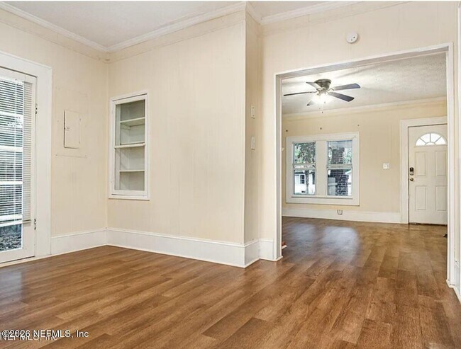 Foto del edificio - 940 Glencarin St