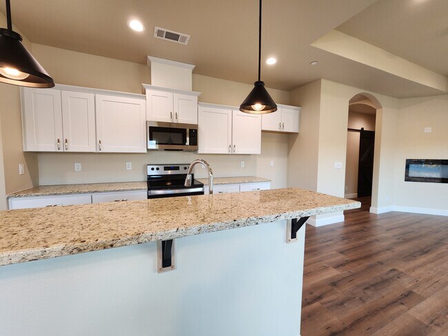 Kitchen - 21865 Preston Pl