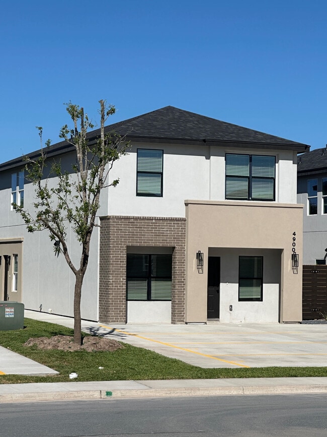 Building Photo - 4900 Tyler Ave