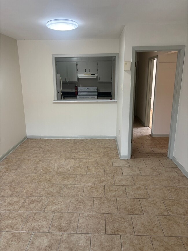 Photo - 837 N 6th St Apartment