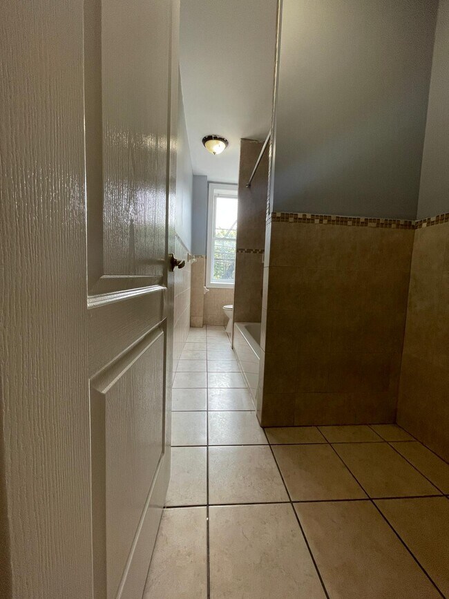 Unit 22 - 1204 Kennedy Blvd