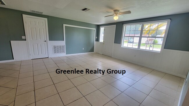 Foto del edificio - Cozy and Spacious 4-Bed/3 Bath Home - in P...