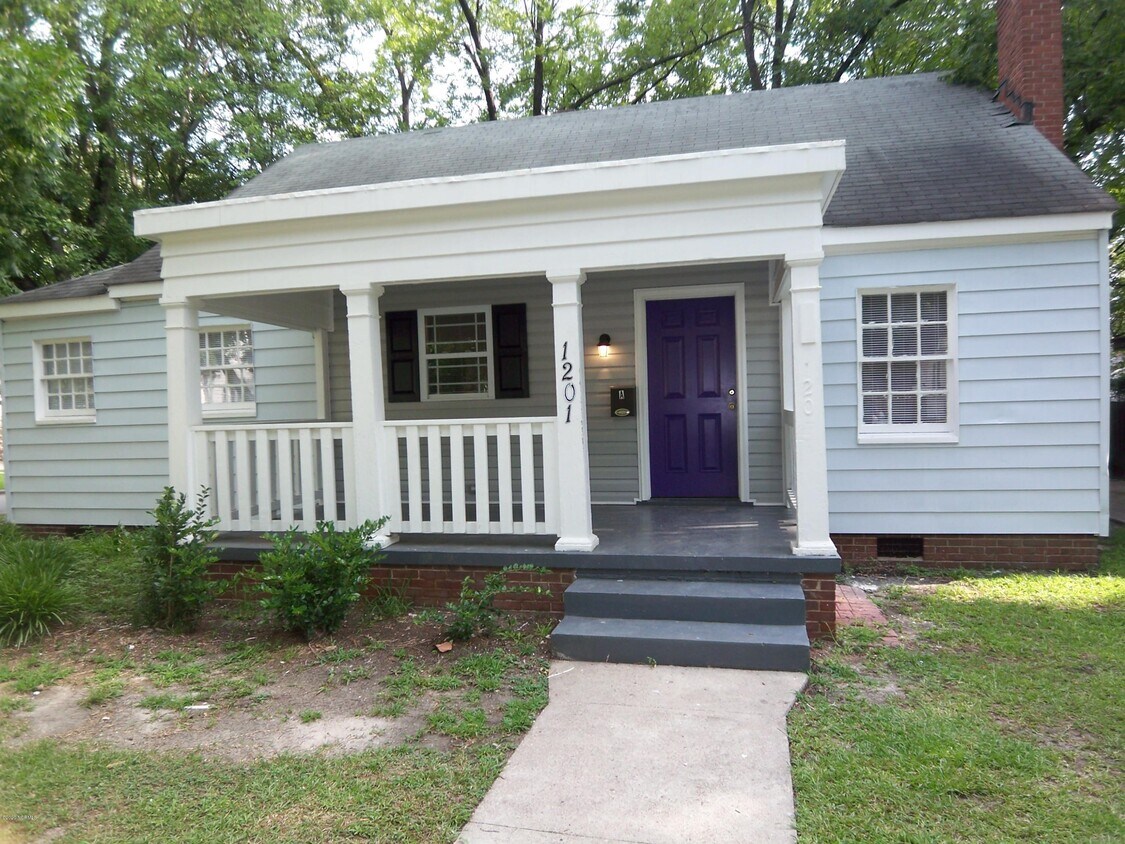Primary Photo - 1201 E 2nd St