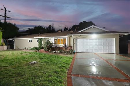 Primary Photo - 300 Parkwood Dr