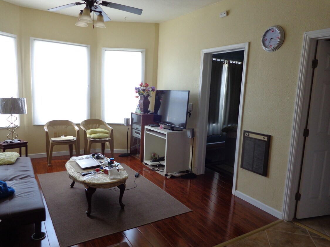 Foto principal - 4084 Piedmont Ave