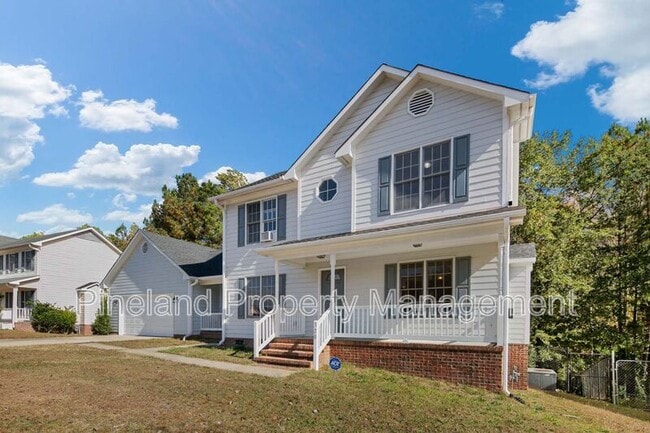 Foto del edificio - 320 Roundtree Dr