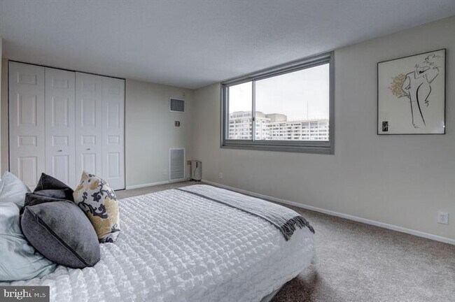 Foto del edificio - 4601 N Park Ave