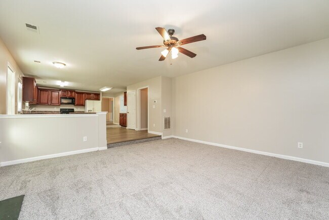 Building Photo - 4204 Kenwood Trail